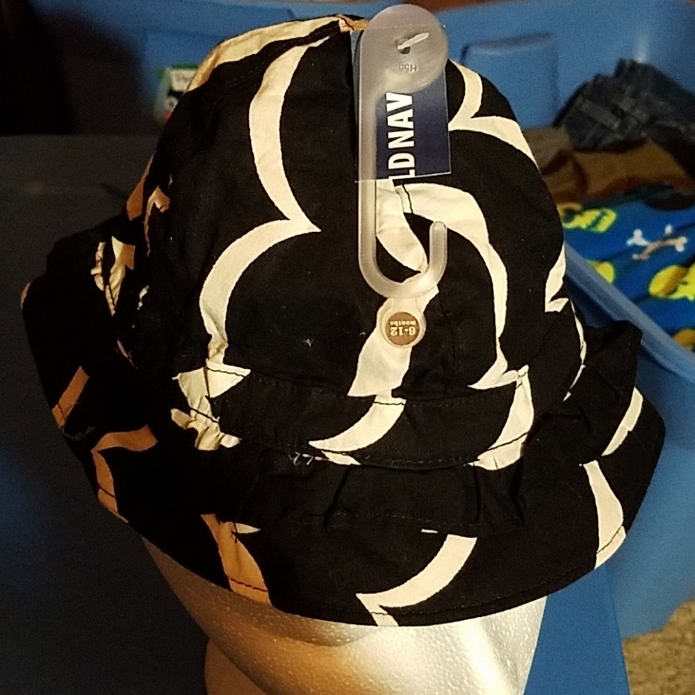 Old Navy Blue White Hat 6-12 months
